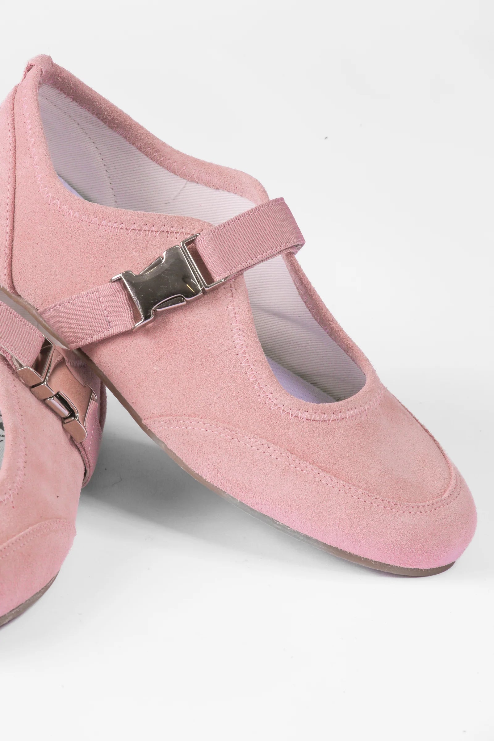 Ballerina Mary-Jane Cuero